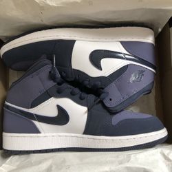 Jordan 1 Mid