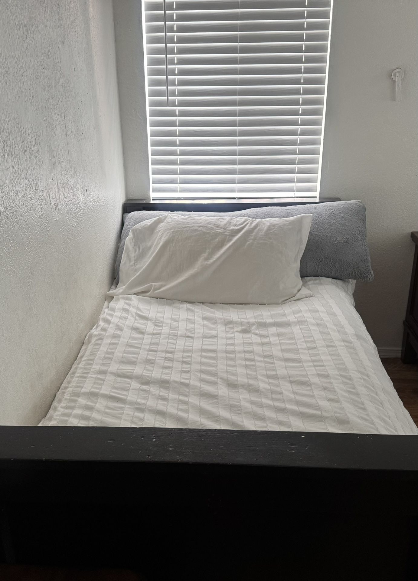 Twin Bed With Mattress
