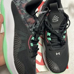 Steph Curry Basketball Shoes Size 11.5