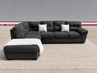 Nice Gray Sectional couch (Delivery Available)