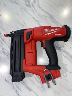 Milwaukee M18 fuel Brad nailer