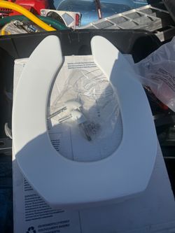 White Toilet Seat with Hardware