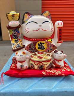 Large Maneki Neko Lucky Cat Ceramic Figurine Set