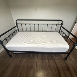 Living spaces trundle bed