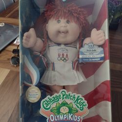 COLLECTABLE CABBAGE PATCH DOLL 