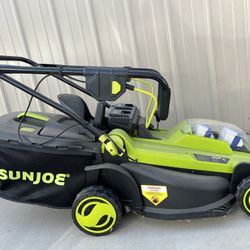 Sunjoe Electric Lawn Mower With Batteries and Charger