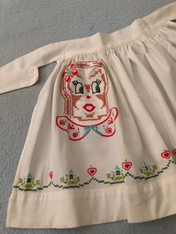 Vintage 1950’s embroidered half apron