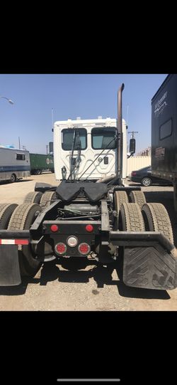 Daycab semi 2011 🚛🚛