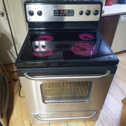 Reduced-Excellent  5 Plus Burner GE With Self Cleaning Oven Works Perfect 