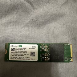 512 GB NVMe SSD