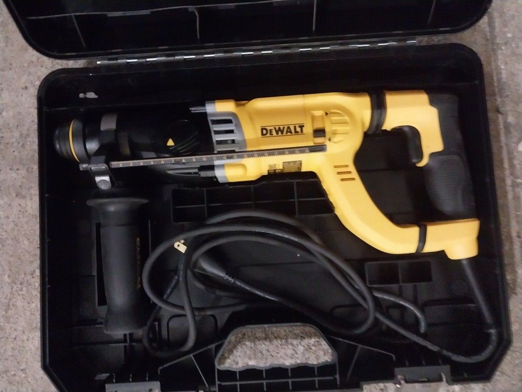 DeWalt 25263K Hammer Drill 