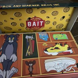 the tom and jerry sneakers kit size8