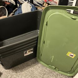 5 Storage bins with lids