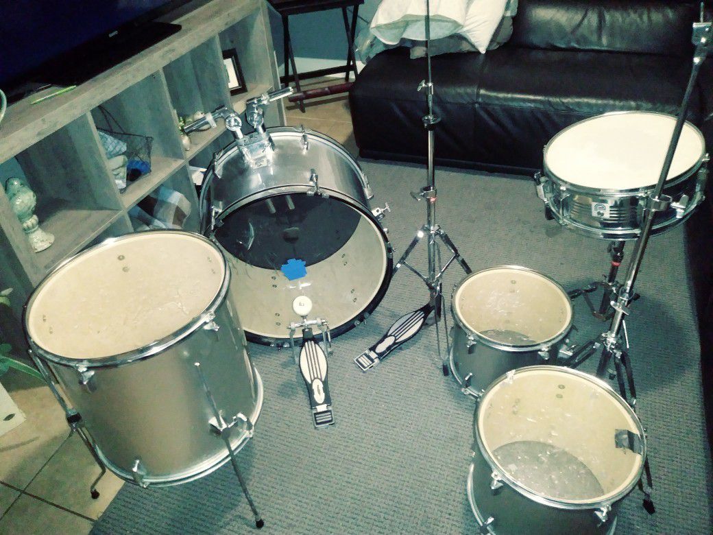 Drum set pieces and pads