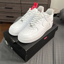 Nike air force ones supreme 