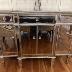 Mirrored Accent Or Buffet Table 