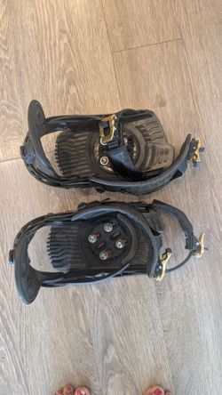 Small snowboard bindings