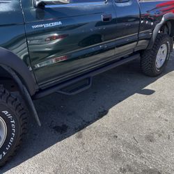 95-04 Toyota Tacoma Extended Cab N- FAB Side Steps (T9673XC-TX)