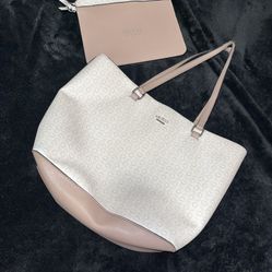 Guess purse with hand bag included 