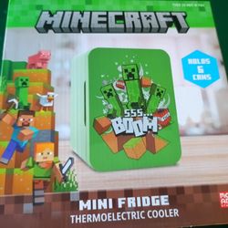 Minecraft Green Mobs 6 Can Mini Fridge Thermoelectric Cooler 4 Litre