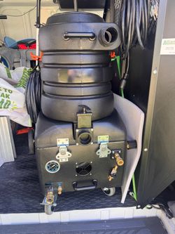 Mytee Vortex Lite Carpet Extractor and accessories, used once.