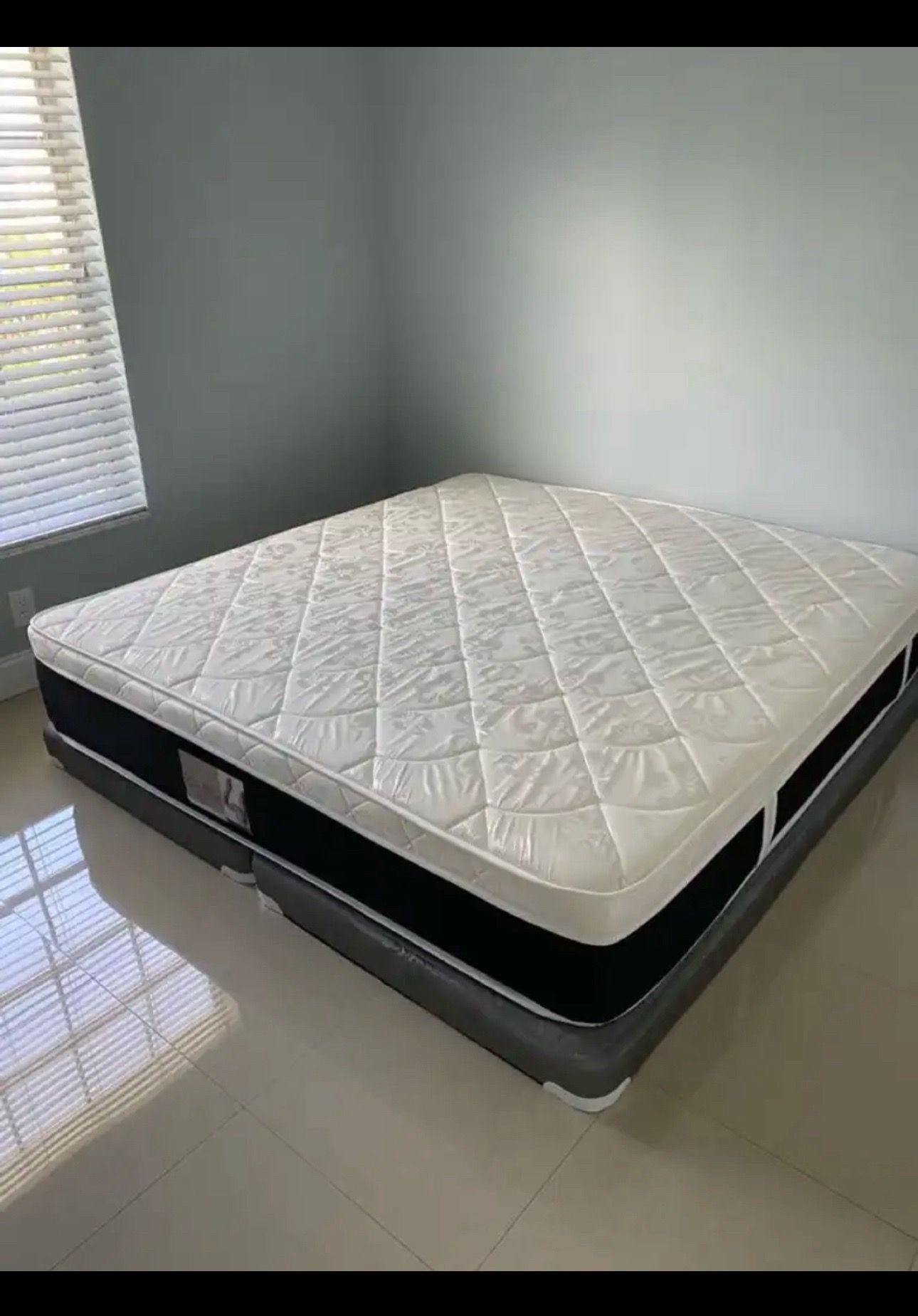 NEW Mattress King Size Plush Pillowtop With Box Spring // Offer 🚚