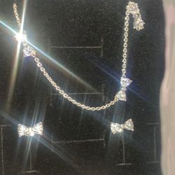 Pandora set Earrings and chain brand new