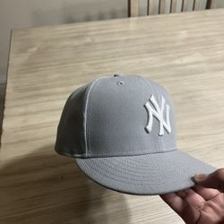 grey yankees hat fitted