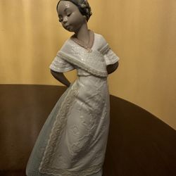 Lladro - Young Girl Figurine