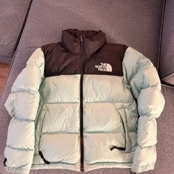 WOMENS NORTHFACE 700