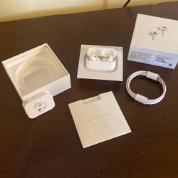 Airpods Pro 2nd Generation MagSafe wireless Charging (Anc) NEW OPEN BOX!