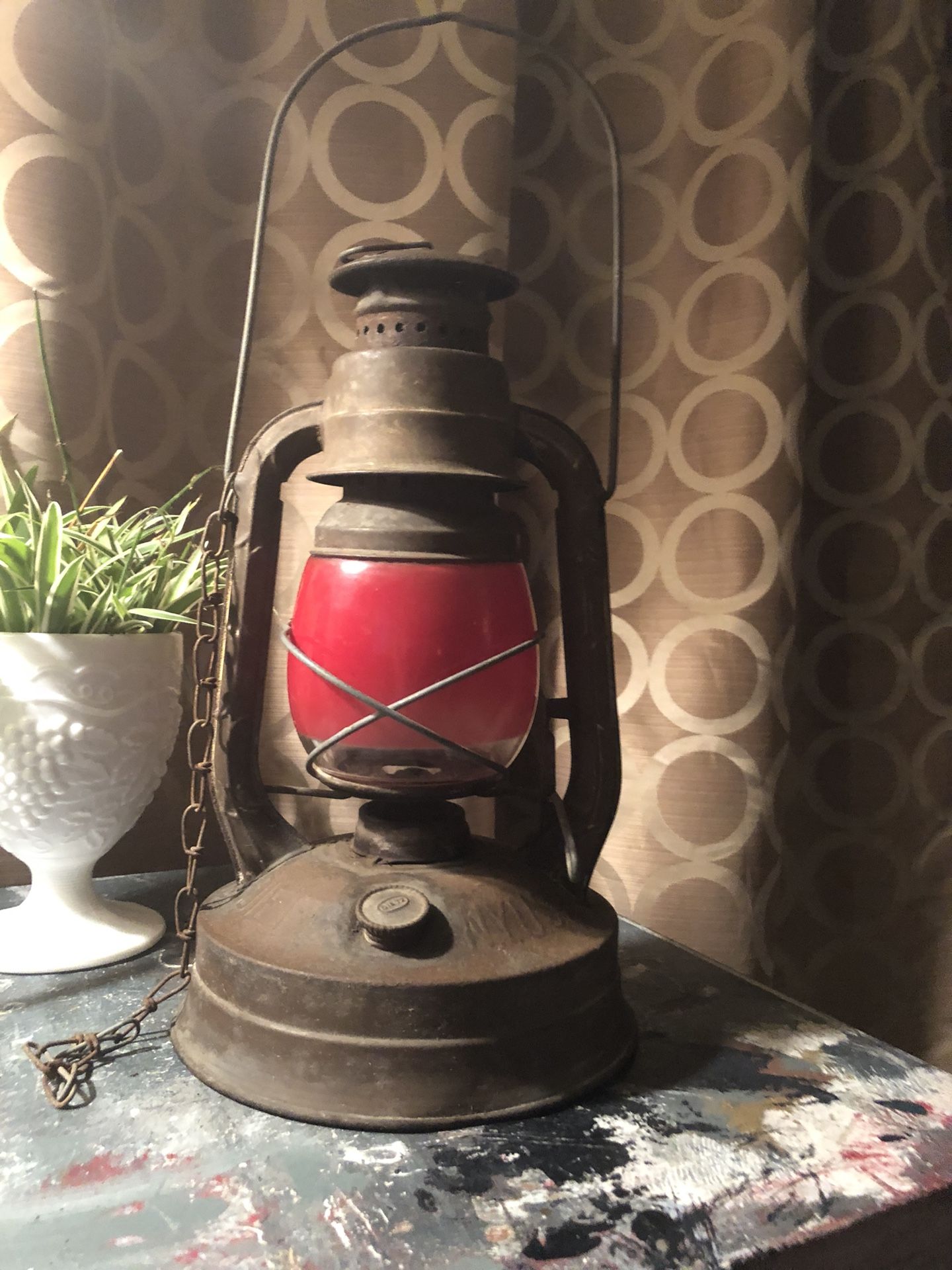 Dietz pge railroad boy-scout lantern. Mfg in NY - between 1934 - 1948 works no Damage. Cool history.