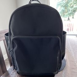 Beis “The Backpack” in Black