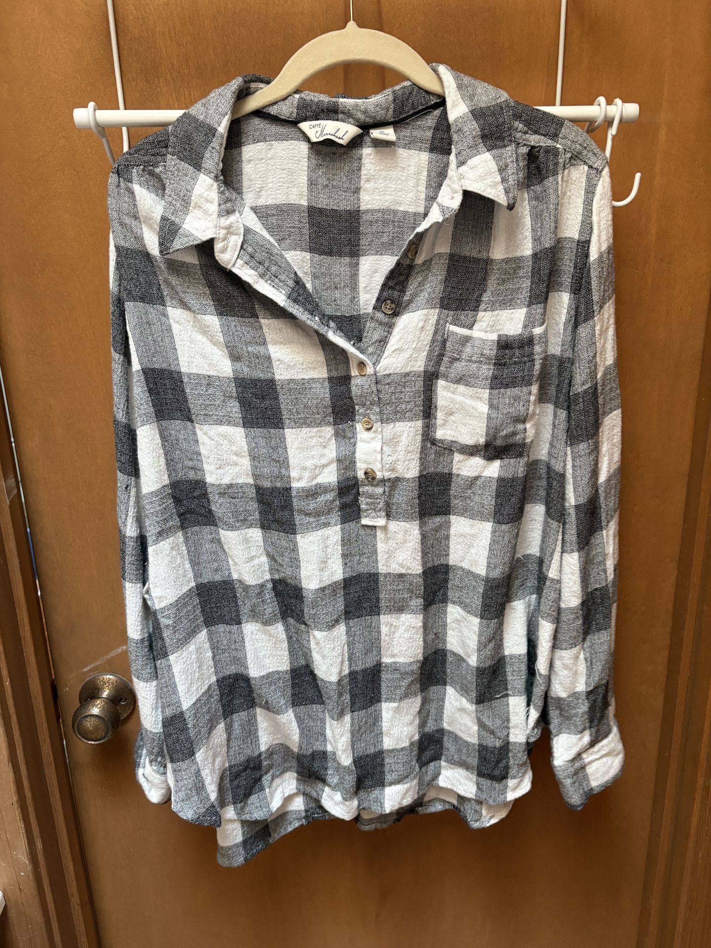 Caffe Marrakesh black and white plaid button up shirt #plaidshirt