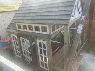 Small play house