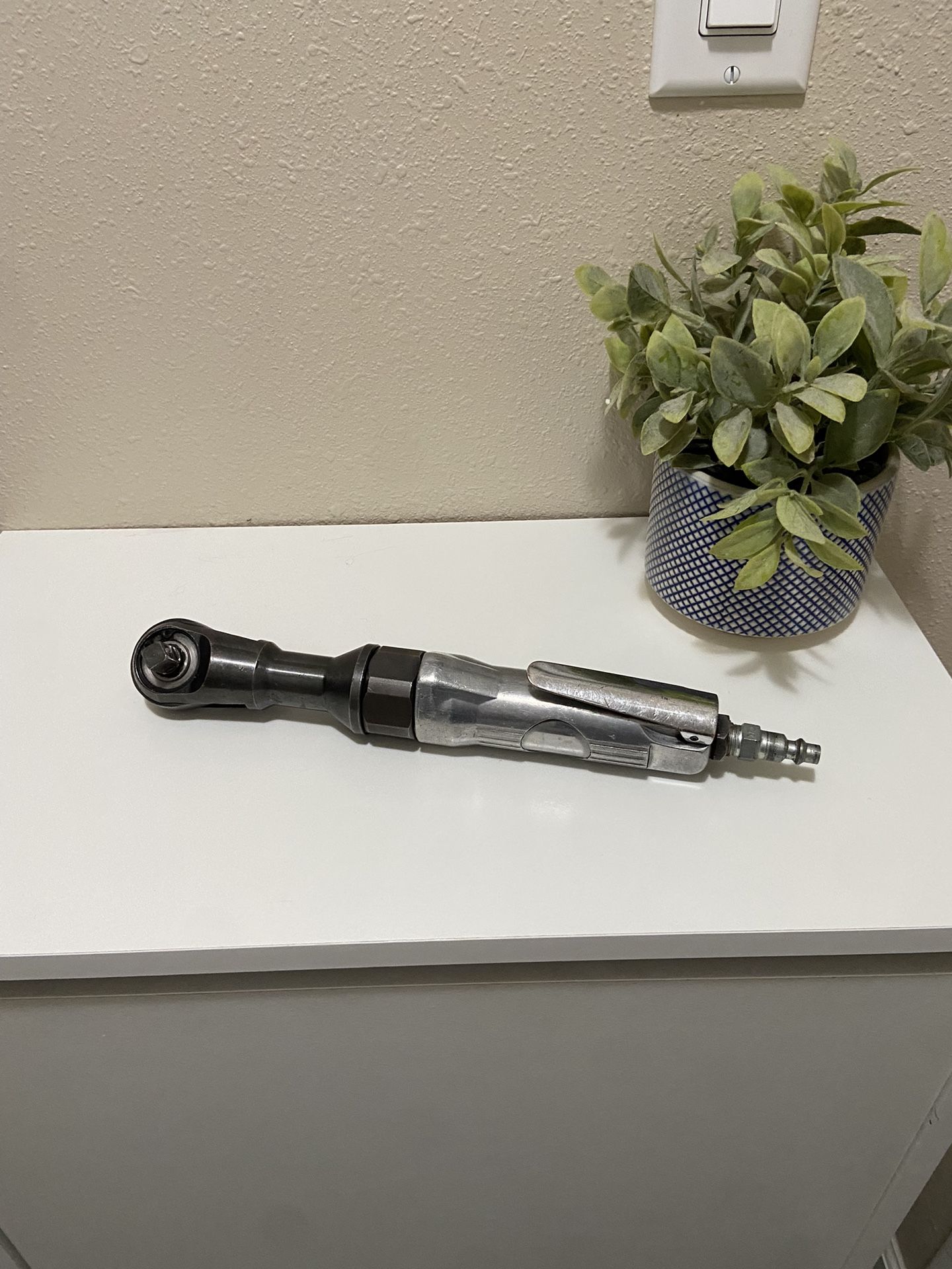 Air Ratchet Wrench