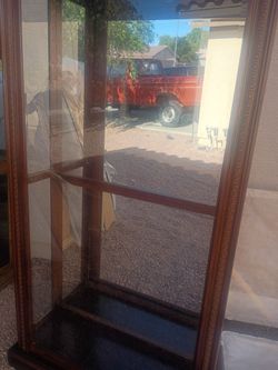 Sliding door hutch