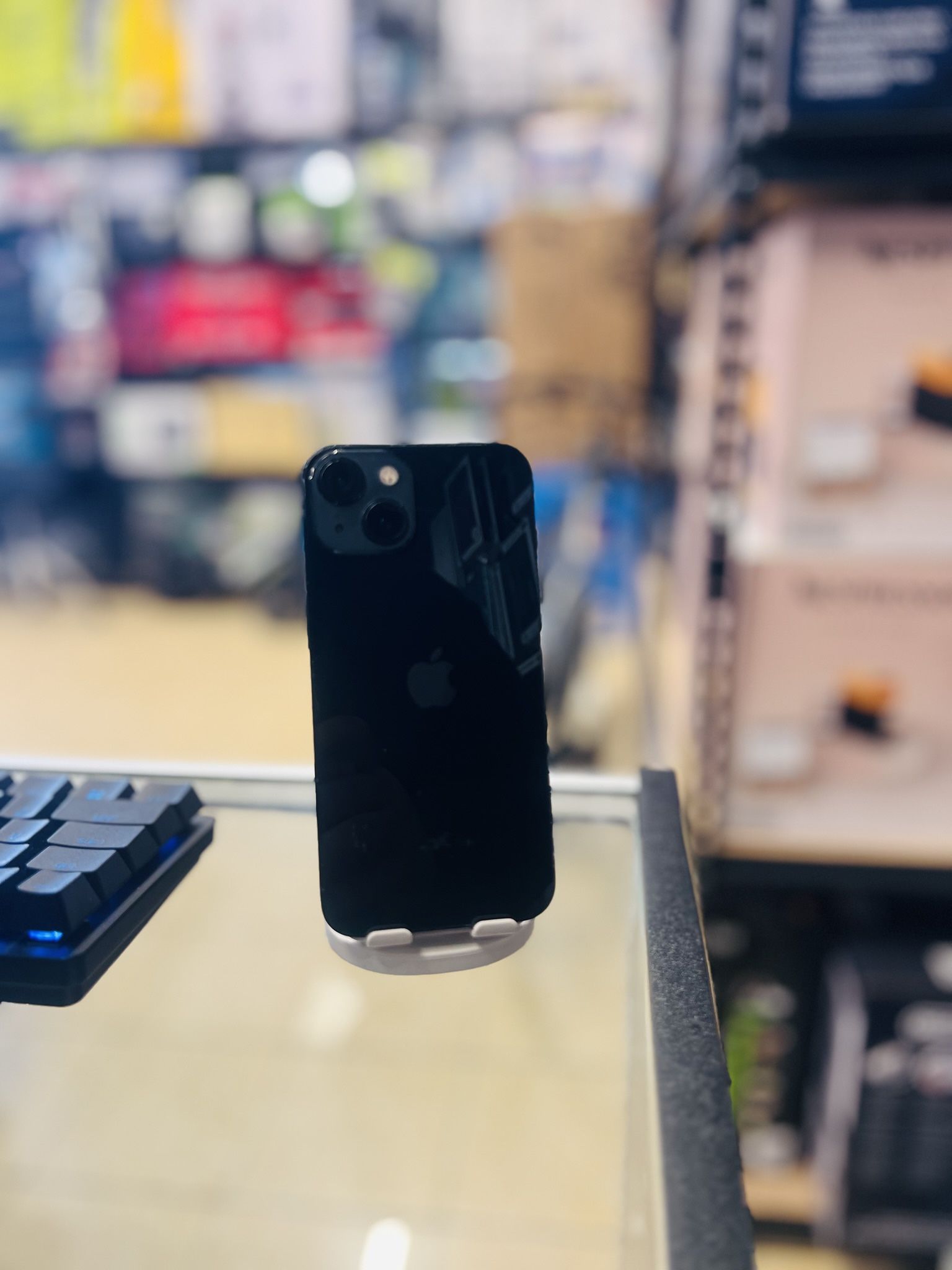 iPhone 13 (Unlocked)