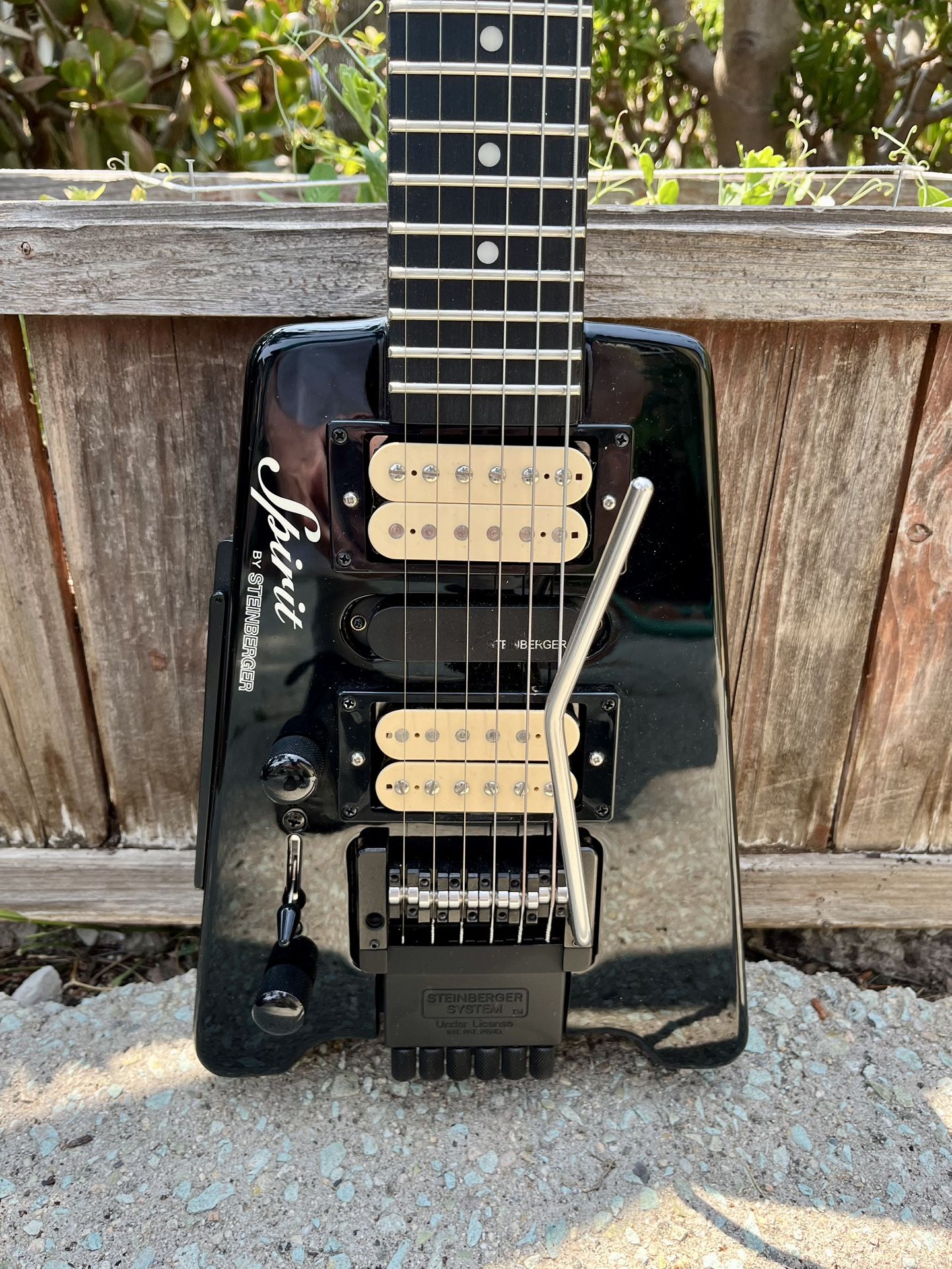 Left-Handed Steinberger Spirit GT-PRO Deluxe Electric Guitar LEFTY