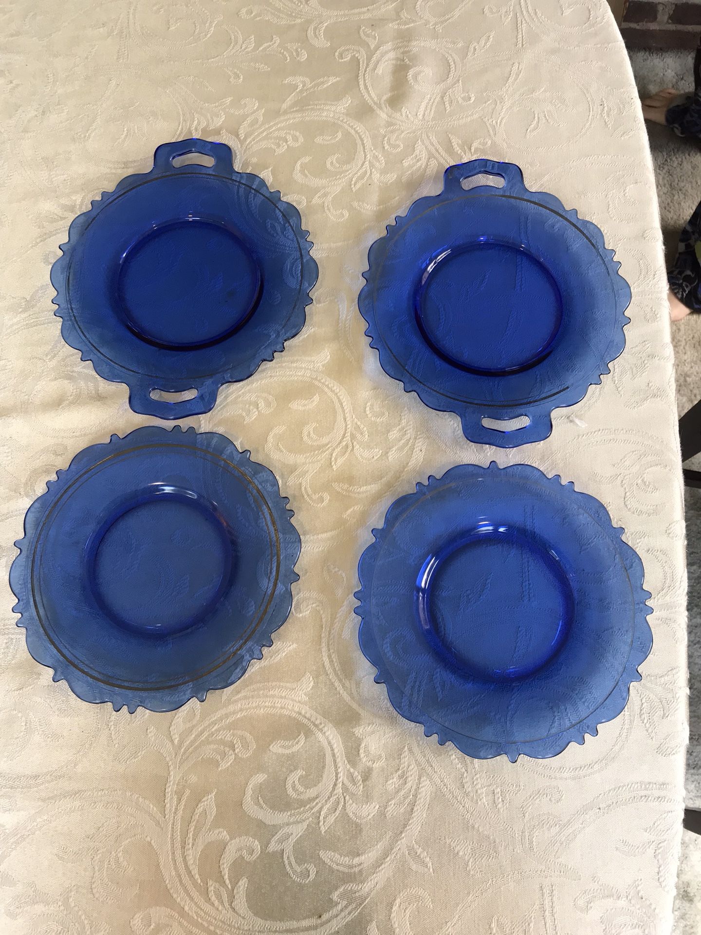L.E. Smith Mt. Pleasant Serving Dish Set of 4 , 2 With Handles, 2 With Lace Trim