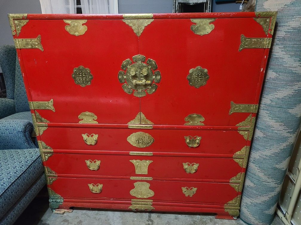 Vintage Chinese Cabinet -Red Laquer/Gold Accents