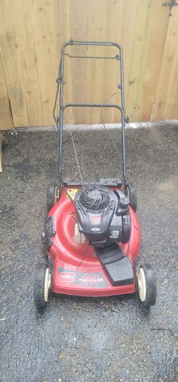 Toro Recycler 22" Briggs and Stratton Self-propelled Lawn Mower (recently serviced)