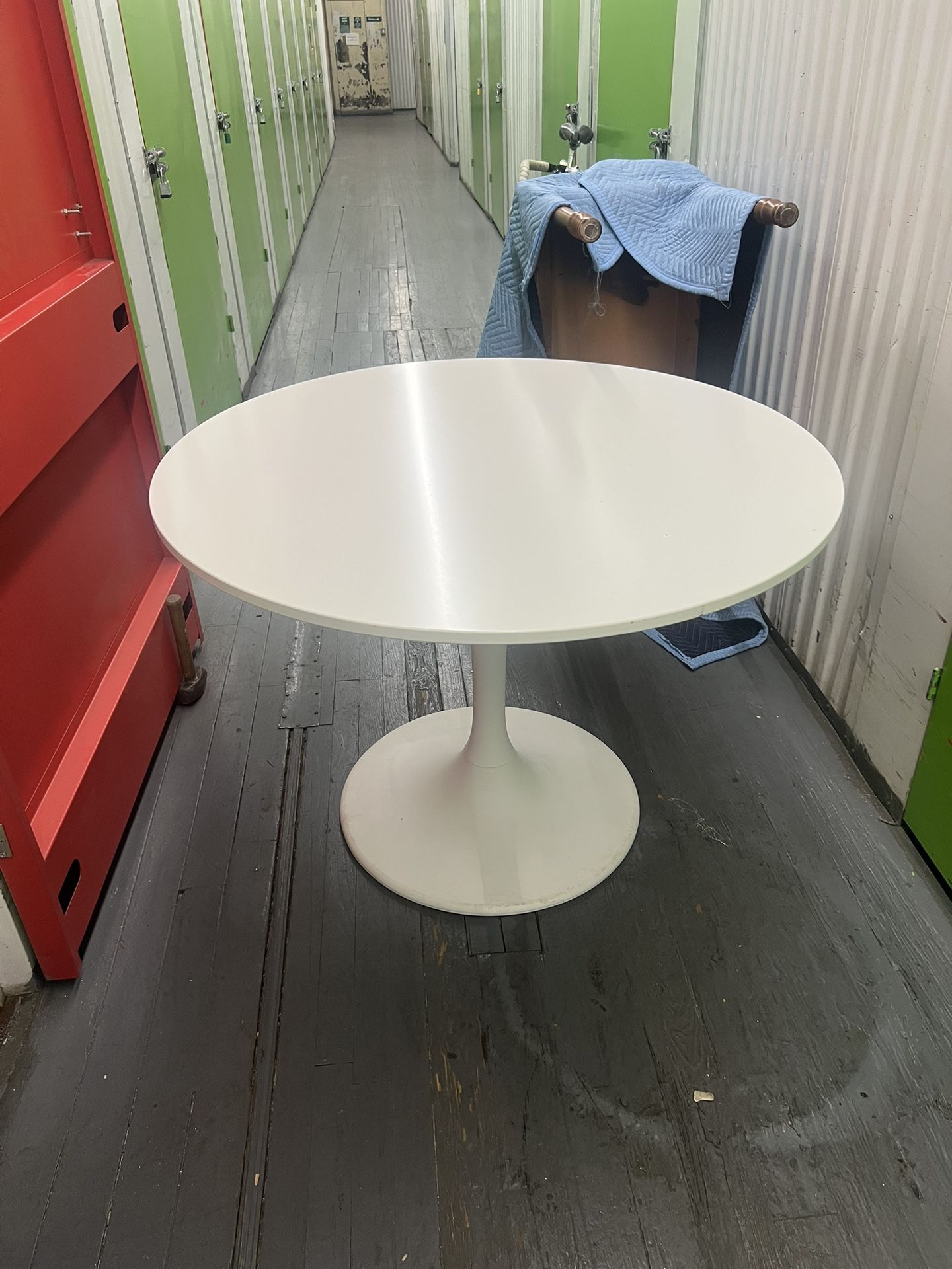 White Tulip Table For sale
