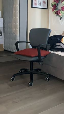 Desk chair