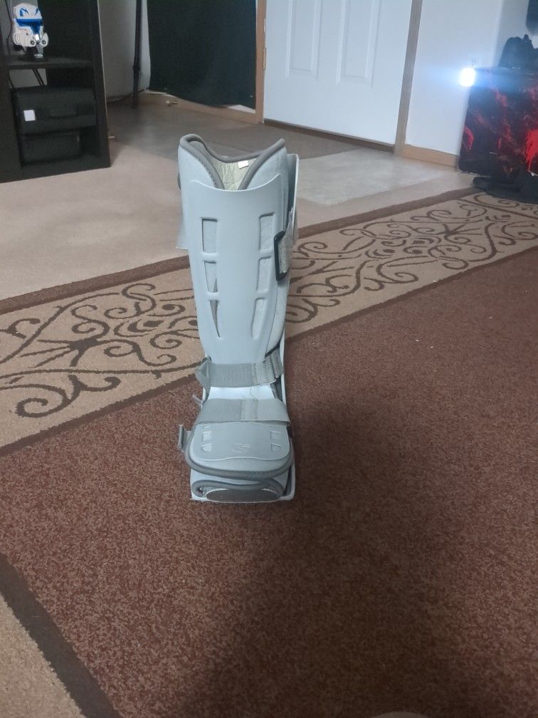 Mid-calf Full Shell Boot Brace