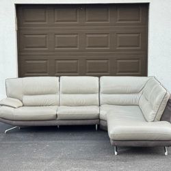 🛋️Sectional Couch/Sofa - Gray - Leather - Delivery Available 🚛