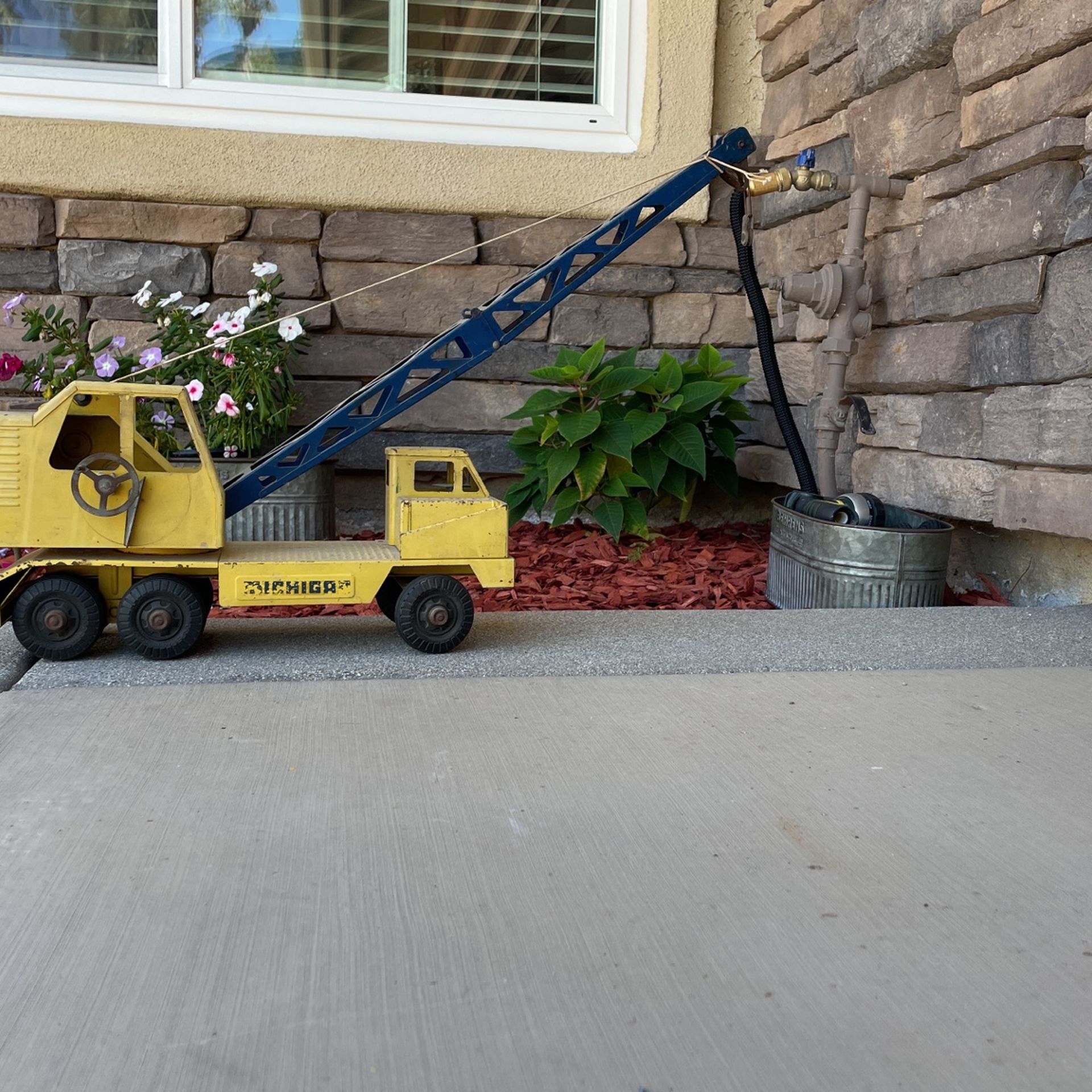 Vintage  1950 Nylint T-24 Michigan Crane