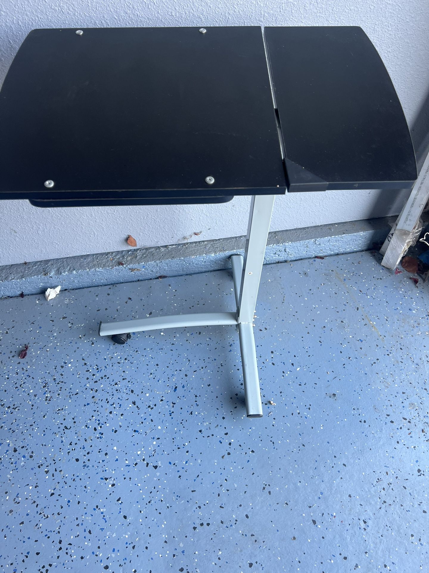 Rolling Laptop Table