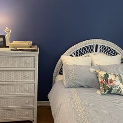 White Wicker Complete Queen Bedroom Set