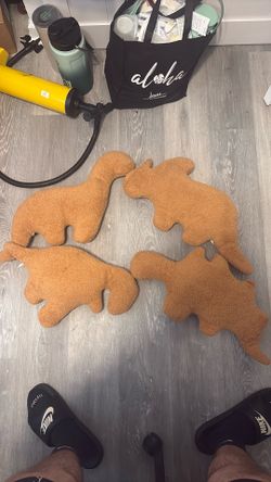 DINO NUGGIE PILLOWS X4